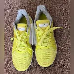 Adidas by Stella McCartney women’s sneakers size 7 NWT !